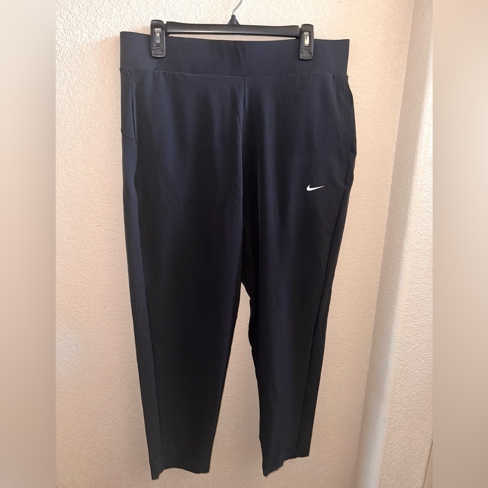 Women’s Nike dry wick joggers